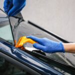 Oklejanie szyb w samochodach dostawczych i pojazdach flotowych – przegląd najlepszych praktyk i materiałów.
